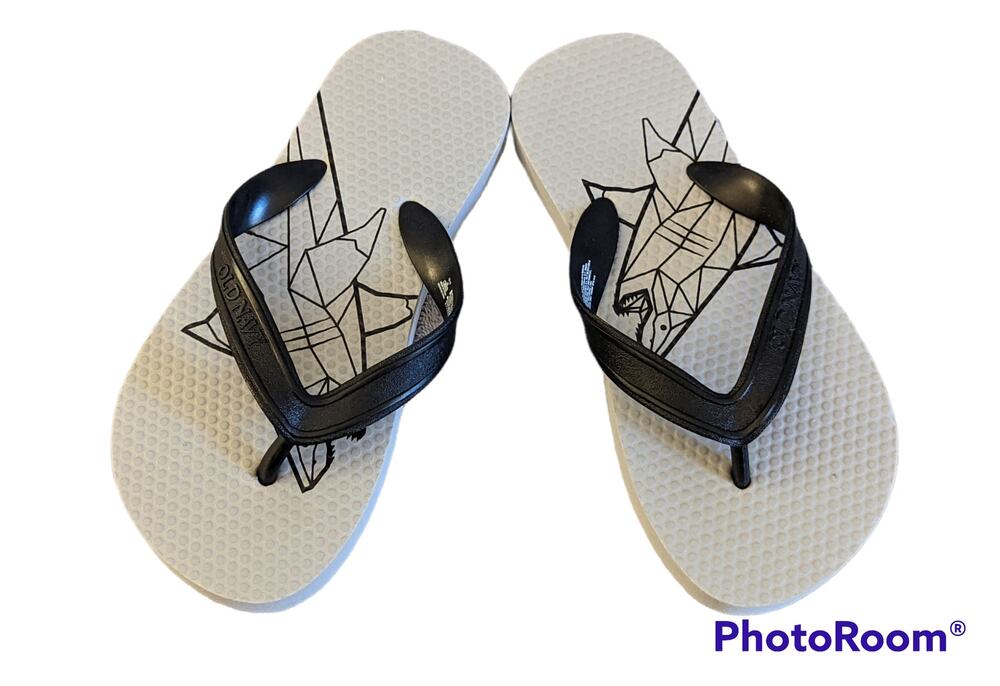 Old Navy Boys Kids Gray Geometric Shark Flip Flops Thong Sandals Beach 12/13